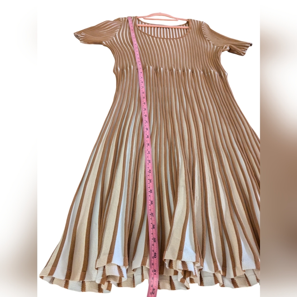 NWT Lane Bryant Stretchy Pleated Caramel/Cream Dress. Sz 18/20 - Picture 5 of 14